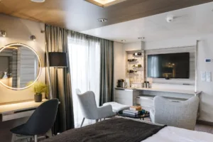 Corner Exp. Suite W Balcony (mc)