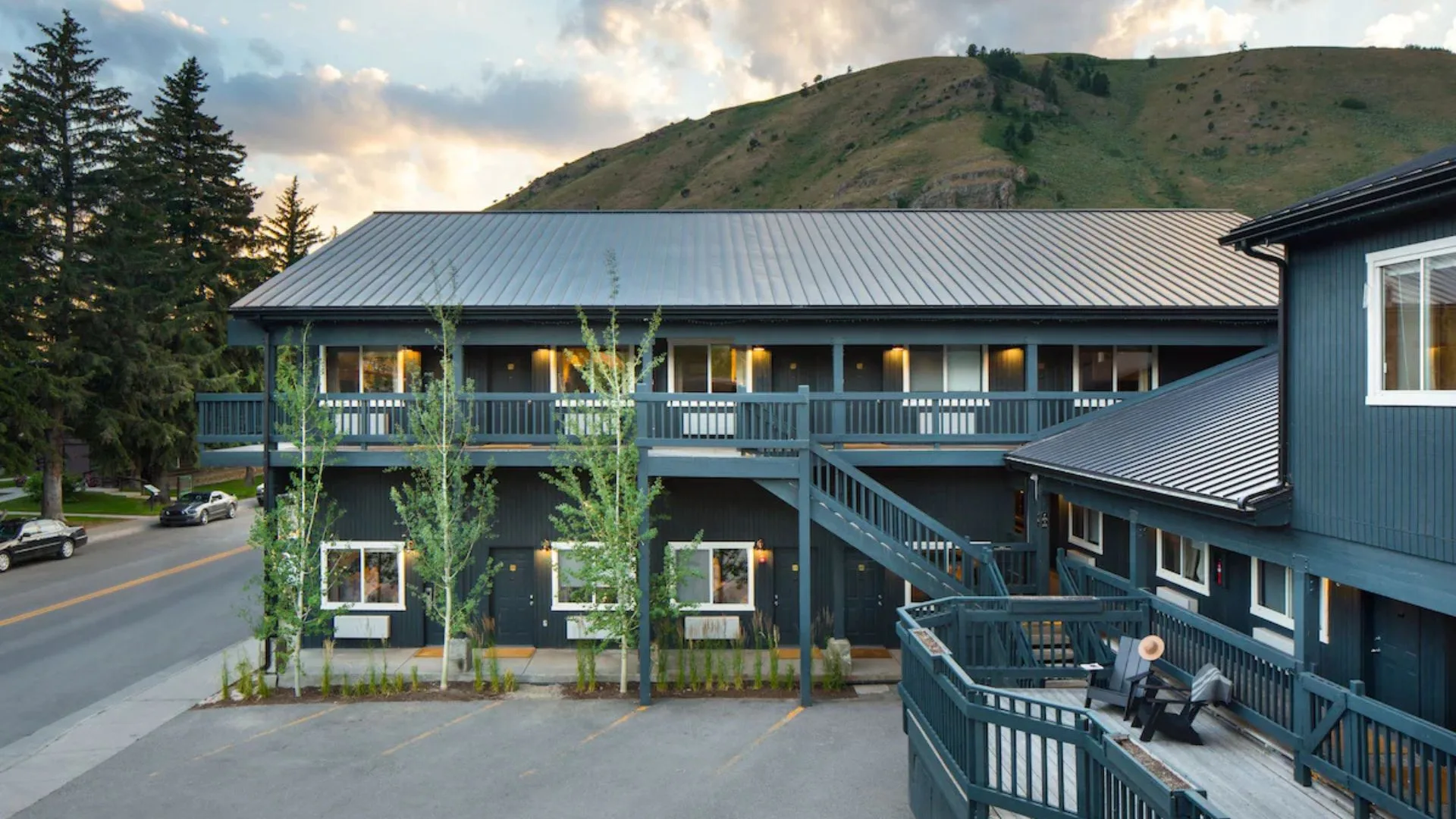 Anvil Hotel 1
