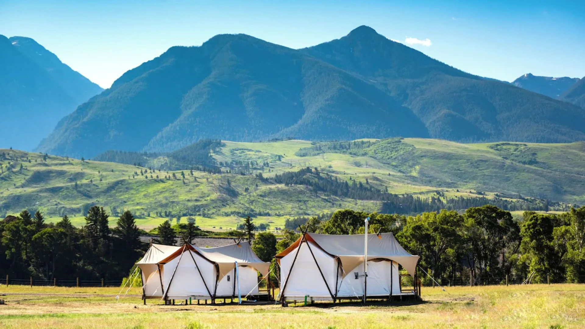 Under Canvas North Yellowstone – Paradise Valley (1)