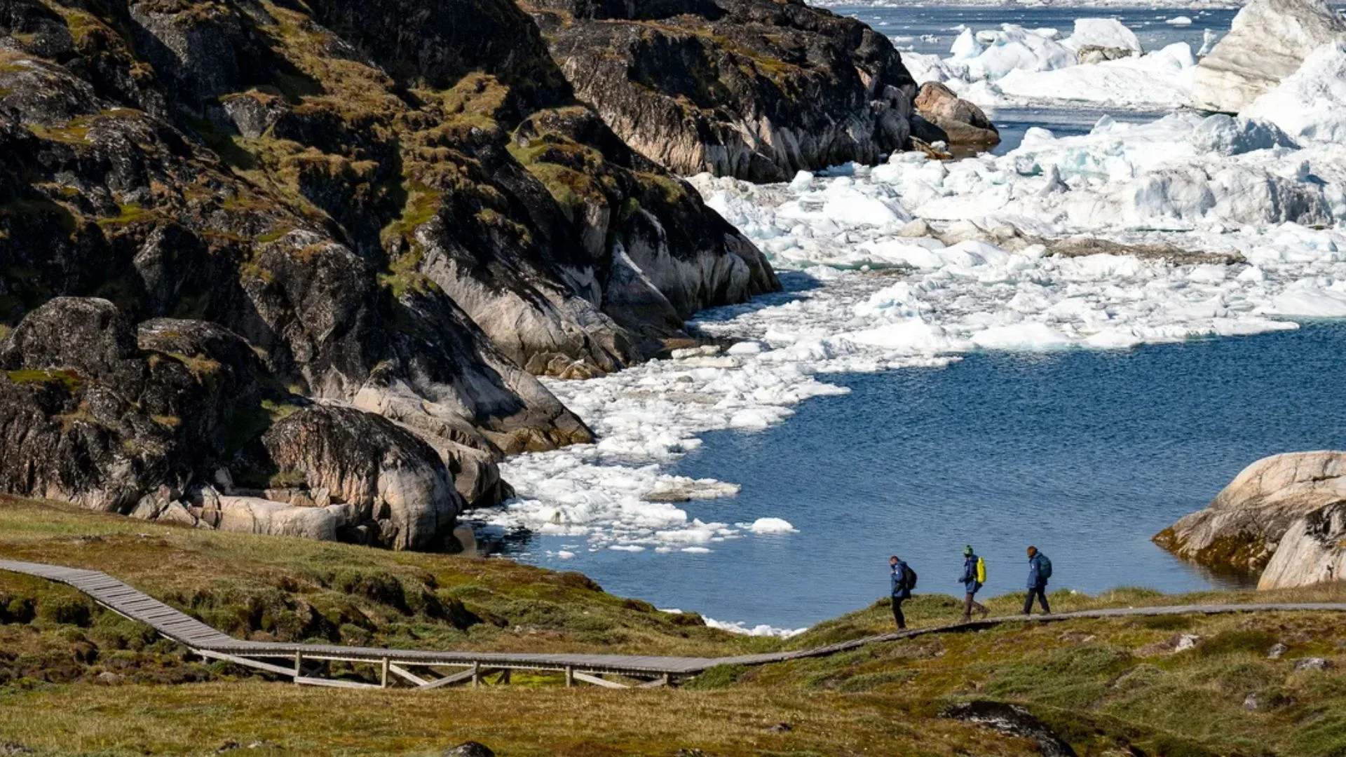 Through The Arctic Labyrinth (8) Through The Arctic Labyrinth (8)