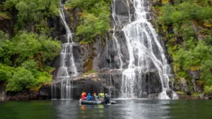 Arctic Expedition Under The Northern Lights (3)