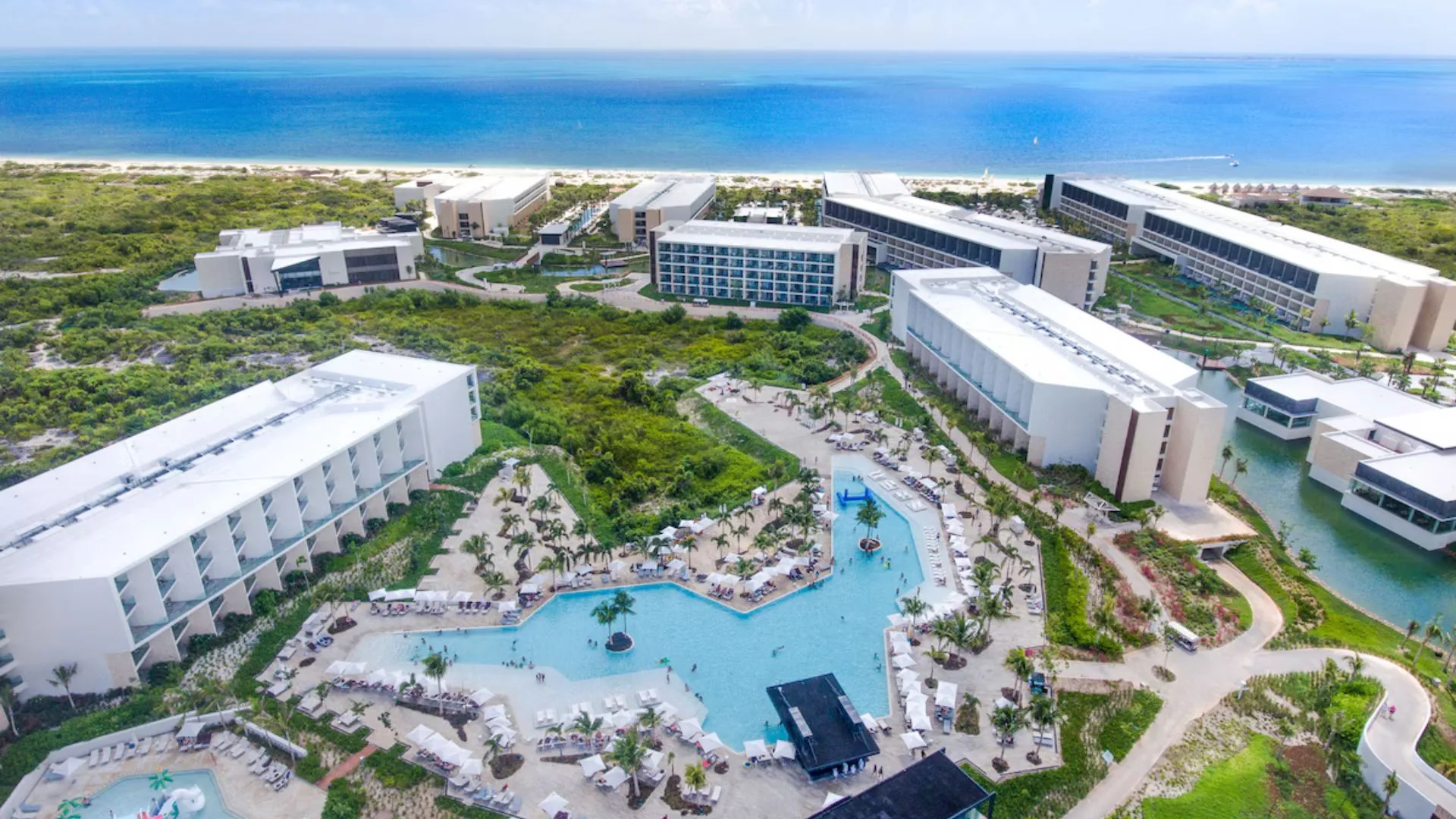 Family Selection At Grand Palladium Select Costa Mujeres (1)